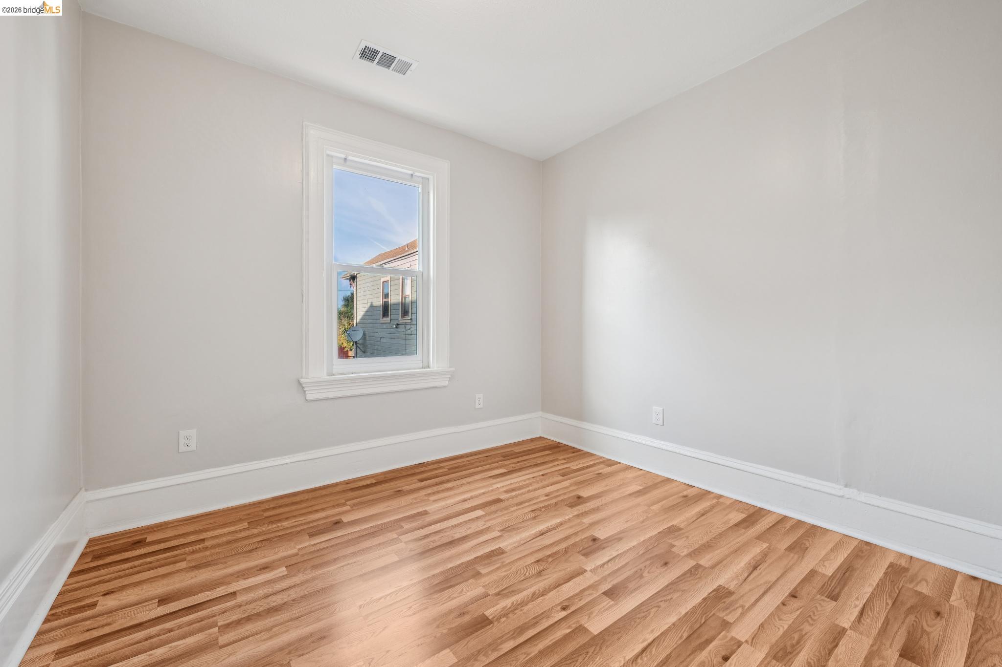 836 20th Street Oakland, CA 94607 - Photo 15 of 54 Upper