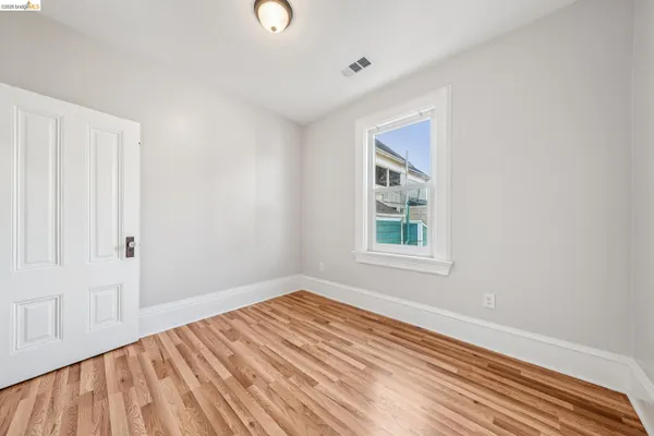 $695,000 | 836 20th Street, Oakland, CA 94607