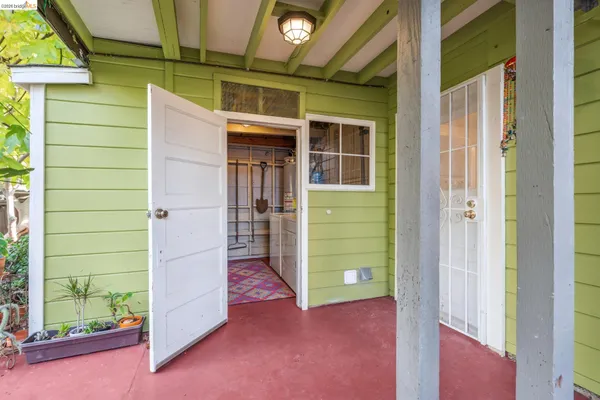 $695,000 | 836 20th Street, Oakland, CA 94607