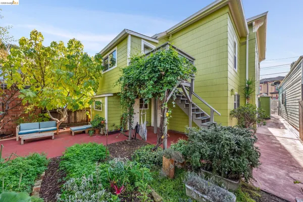 $695,000 | 836 20th Street, Oakland, CA 94607