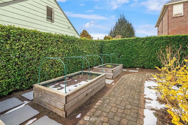 $1,730,000 | 2820 West Barrett Street, Seattle, WA 98199