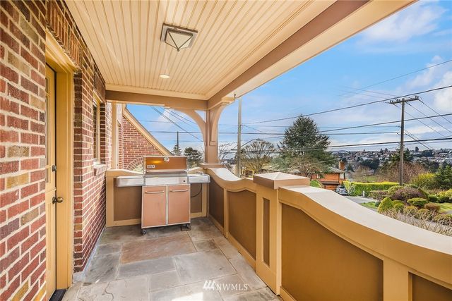 $1,730,000 | 2820 West Barrett Street, Seattle, WA 98199