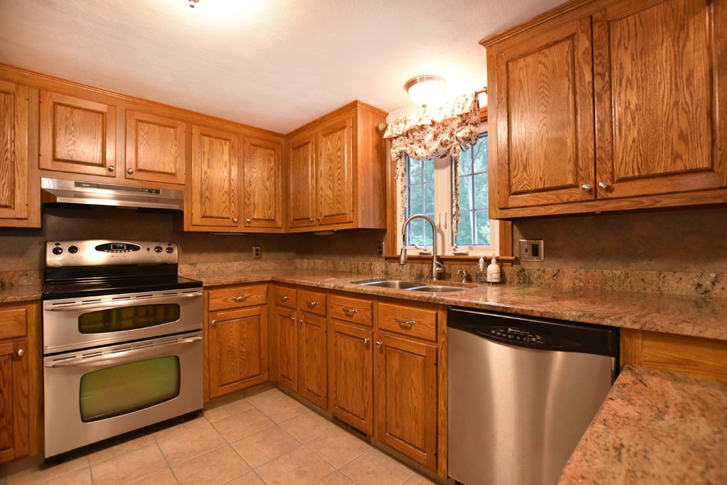 891 Whaley Hollow Road Coventry, RI 02816 - Photo 12 of 21