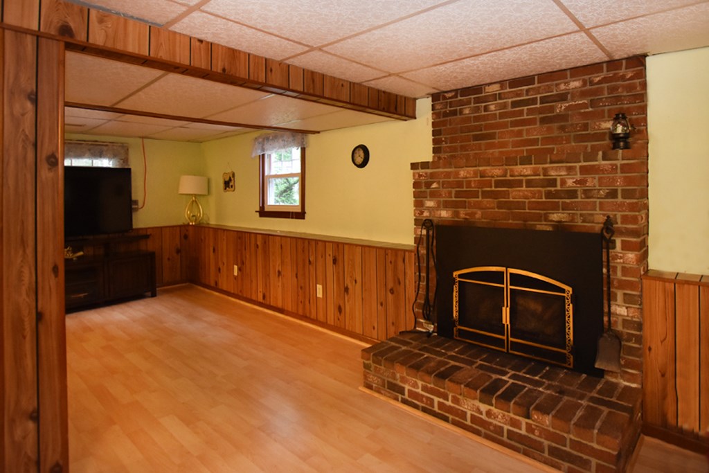 891 Whaley Hollow Road Coventry, RI 02816 - Photo 5 of 21