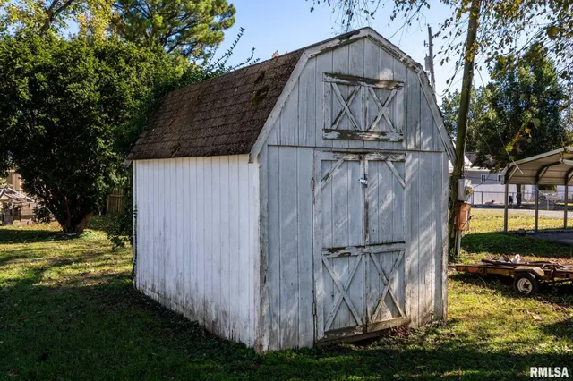 $99,000 | 806 South Jackson Street, West Frankfort, IL 62896