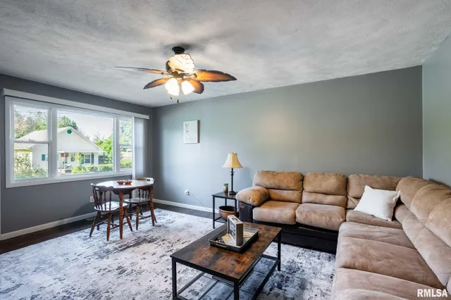 $99,000 | 806 South Jackson Street, West Frankfort, IL 62896