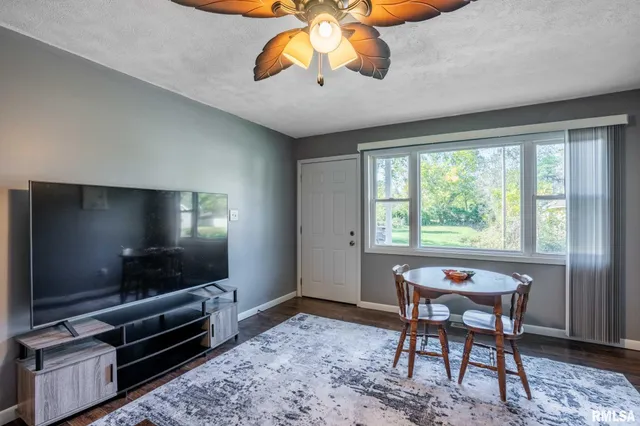 $99,000 | 806 South Jackson Street, West Frankfort, IL 62896