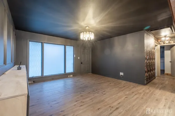 $3,500 | 339 Middle Road, Hazlet, NJ 07730