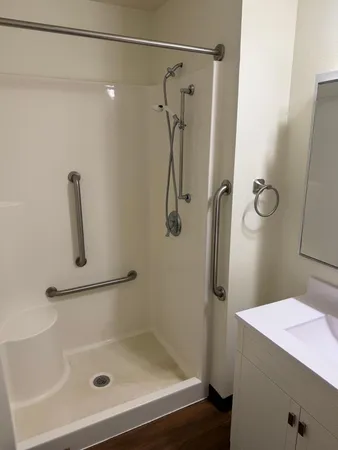 $1,050 | 611 Main Street South, Unit 210, Renville, MN 56284