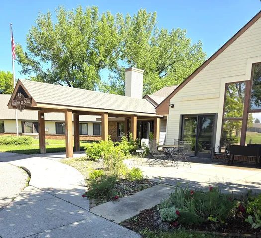 $1,050 | 611 Main Street South, Unit 210, Renville, MN 56284