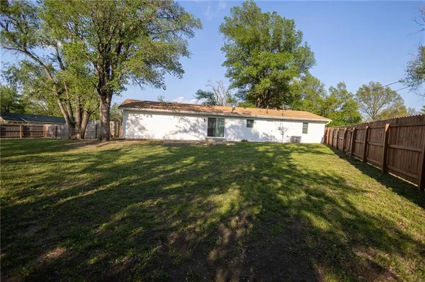 $181,500 | 2411 Grand Lane, Independence, KS 67301