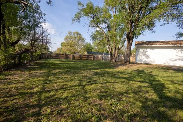 $181,500 | 2411 Grand Lane, Independence, KS 67301
