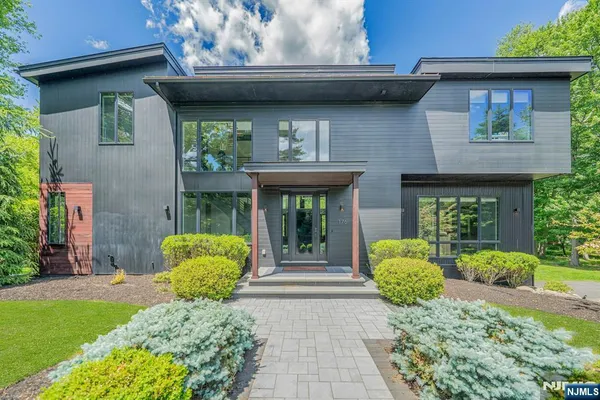 $1,999,000 | 176 Edson Terrace, Franklin Lakes, NJ 07417
