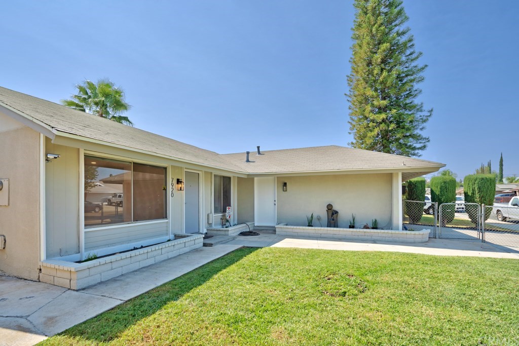 7920 Temecula Place Riverside, CA 92503 - Photo 6 of 34 a swimming pool with outdoor seating and yard