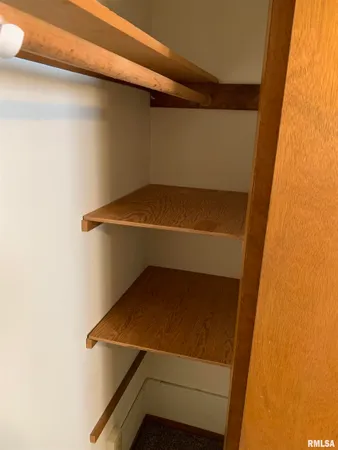 $89,900 | 972 Olive Street, Galesburg, IL 61401