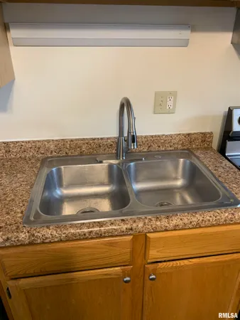 $89,900 | 972 Olive Street, Galesburg, IL 61401