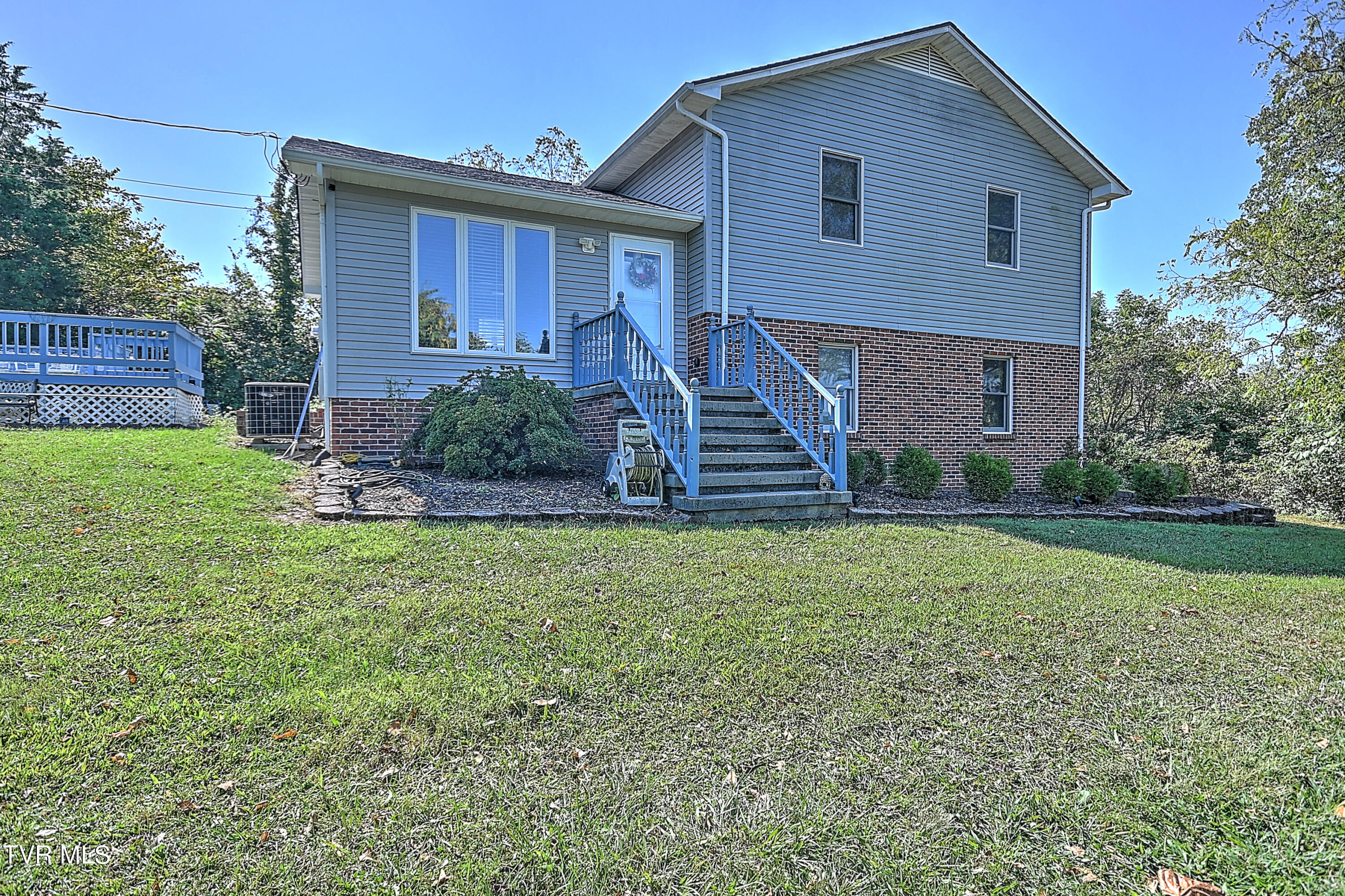 142 Fairhaven Road Johnson City, TN 37601 - Photo 2 of 37 142 Fairhaven JG-4