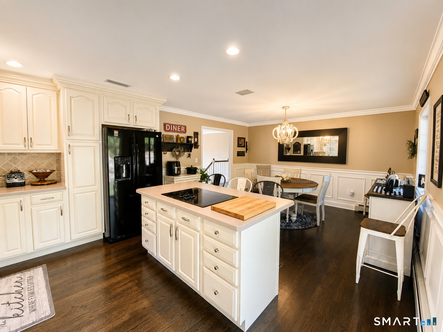 327 Jones Road Naugatuck, CT 06770 - Photo 4 of 26