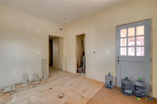 $250,000 | 116 South Cypress Avenue, Luling, TX 78648