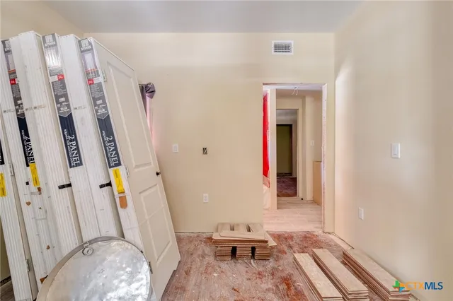 $250,000 | 116 South Cypress Avenue, Luling, TX 78648