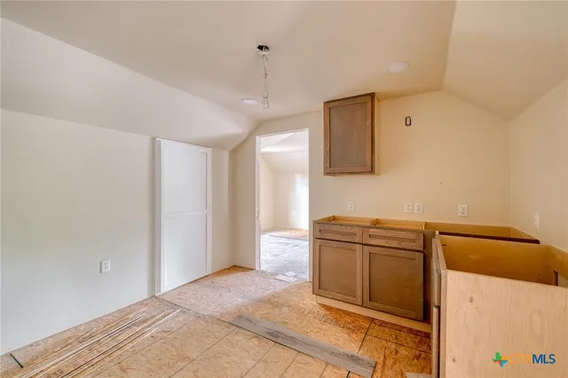 $250,000 | 116 South Cypress Avenue, Luling, TX 78648