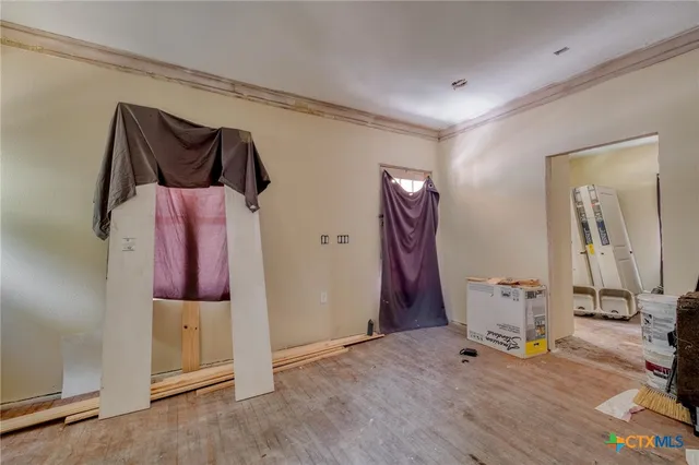 $250,000 | 116 South Cypress Avenue, Luling, TX 78648