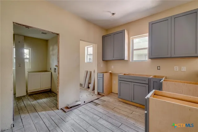 $250,000 | 116 South Cypress Avenue, Luling, TX 78648