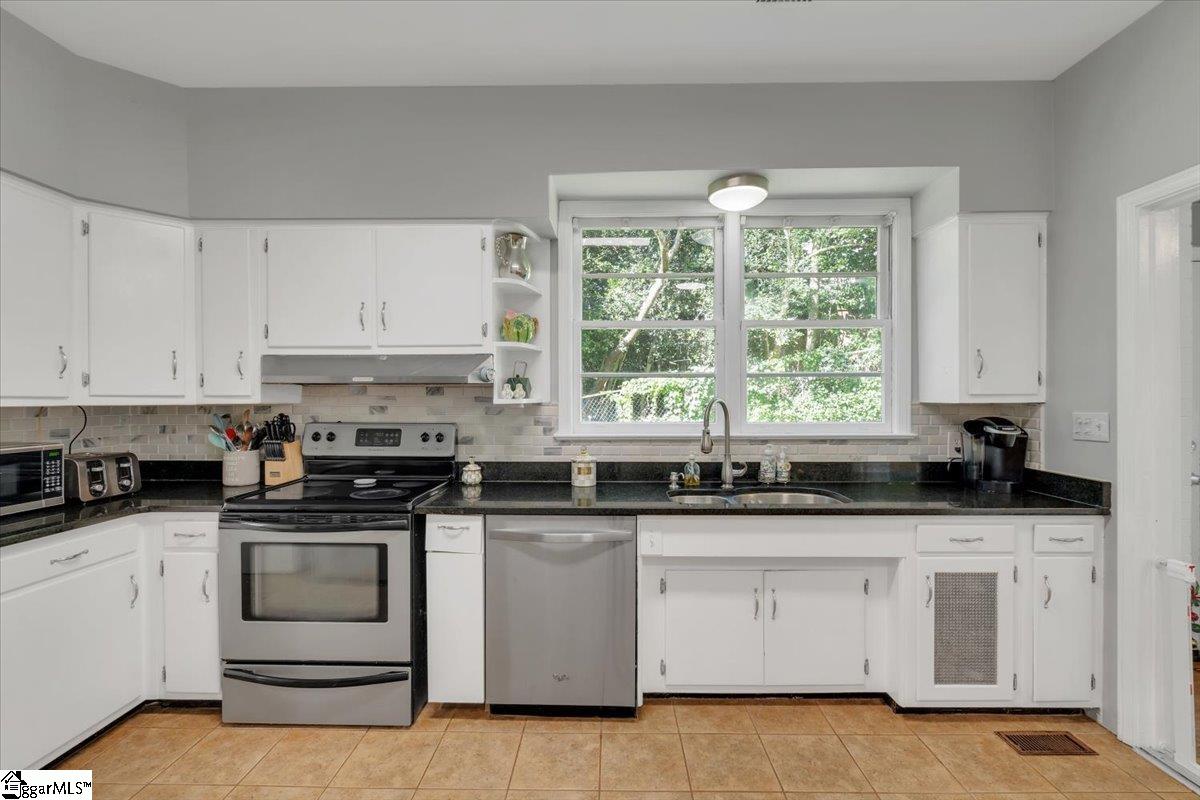 322 Chick Springs Road Greenville, SC 29609 - Photo 11 of 28 Gallery Image 11