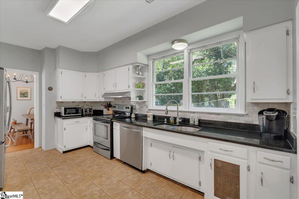 322 Chick Springs Road Greenville, SC 29609 - Photo 13 of 28 Gallery Image 13