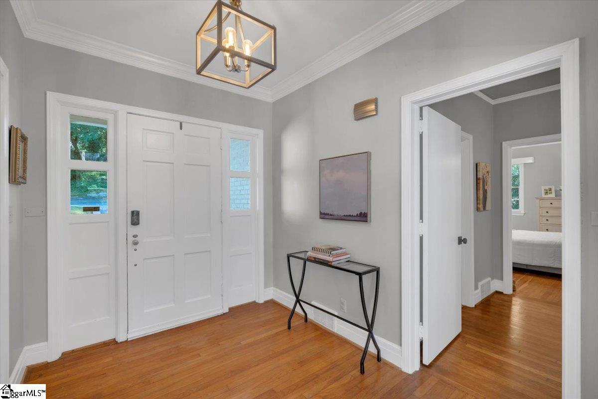 322 Chick Springs Road Greenville, SC 29609 - Photo 3 of 28 Gallery Image 3