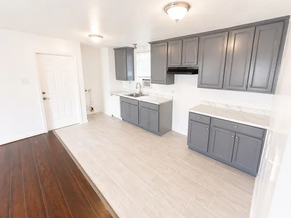 $1,500 | 5103 Willow Glen Drive, Houston, TX 77033