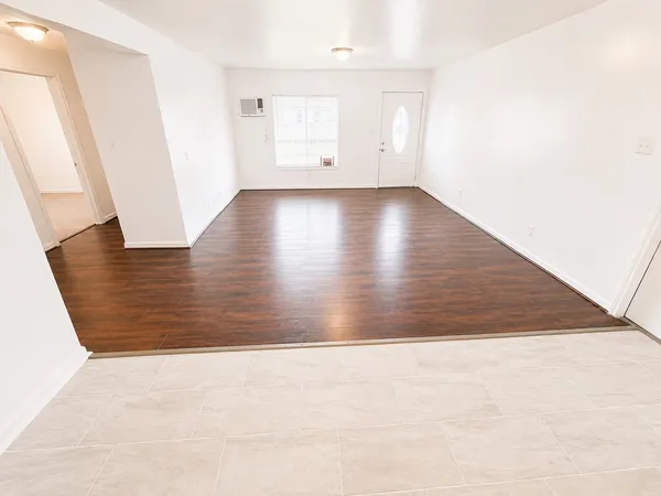 $1,500 | 5103 Willow Glen Drive, Houston, TX 77033
