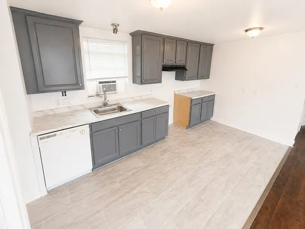 $1,500 | 5103 Willow Glen Drive, Houston, TX 77033