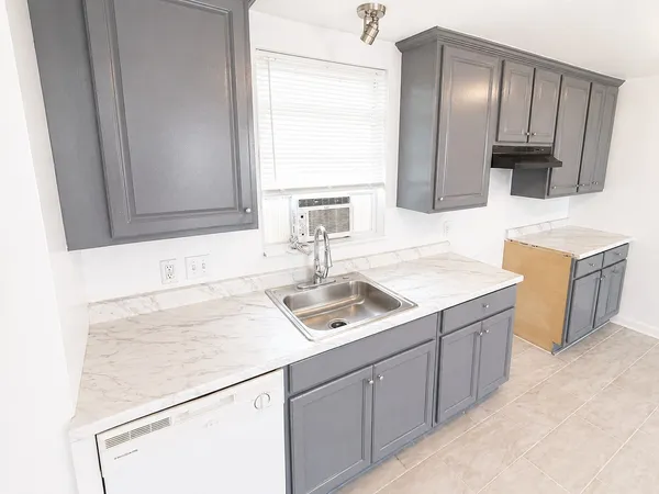 $1,500 | 5103 Willow Glen Drive, Houston, TX 77033