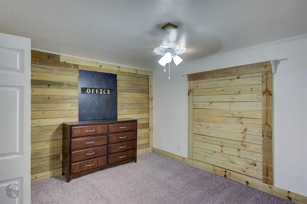 211 Chimney Lane Haughton, LA 71037 - Photo 15 of 35 a view of walk in closet