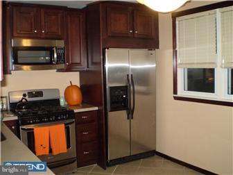 7427 Hill Road Philadelphia, PA 19128 - Photo 3 of 9 Gallery Image 3