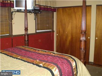 7427 Hill Road Philadelphia, PA 19128 - Photo 8 of 9 Gallery Image 8