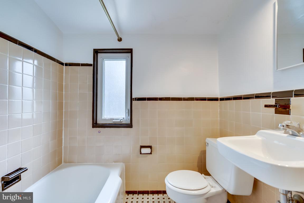 2414 Eccleston Street Silver Spring, MD 20902 - Photo 33 of 47 Gallery Image 33
