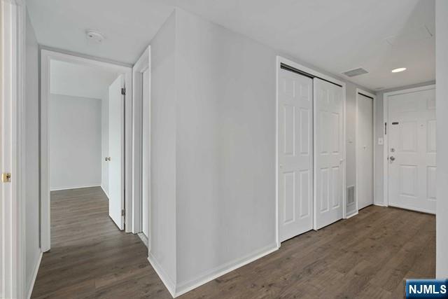 405 Williams Court, Unit 405 Edgewater, NJ 07020 - Photo 23 of 27
