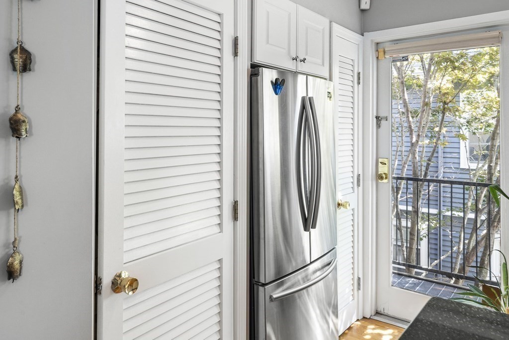 16 Colliston Road, Unit 2 Boston, MA 02135 - Photo 5 of 19
