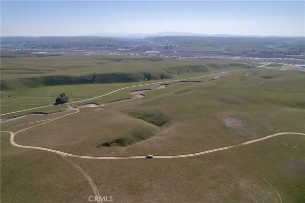a ocean view with beach