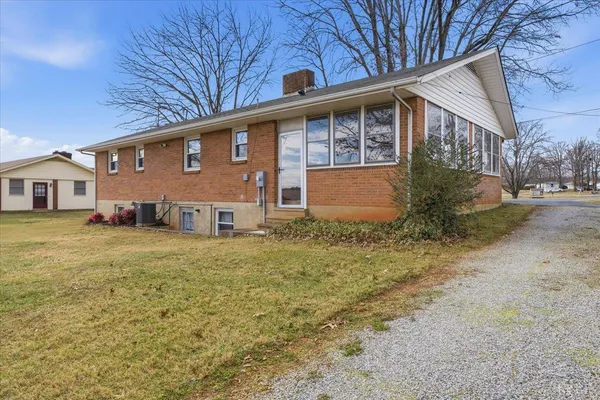 $235,000 | 133 Perdue Drive, Hurt, VA 24563