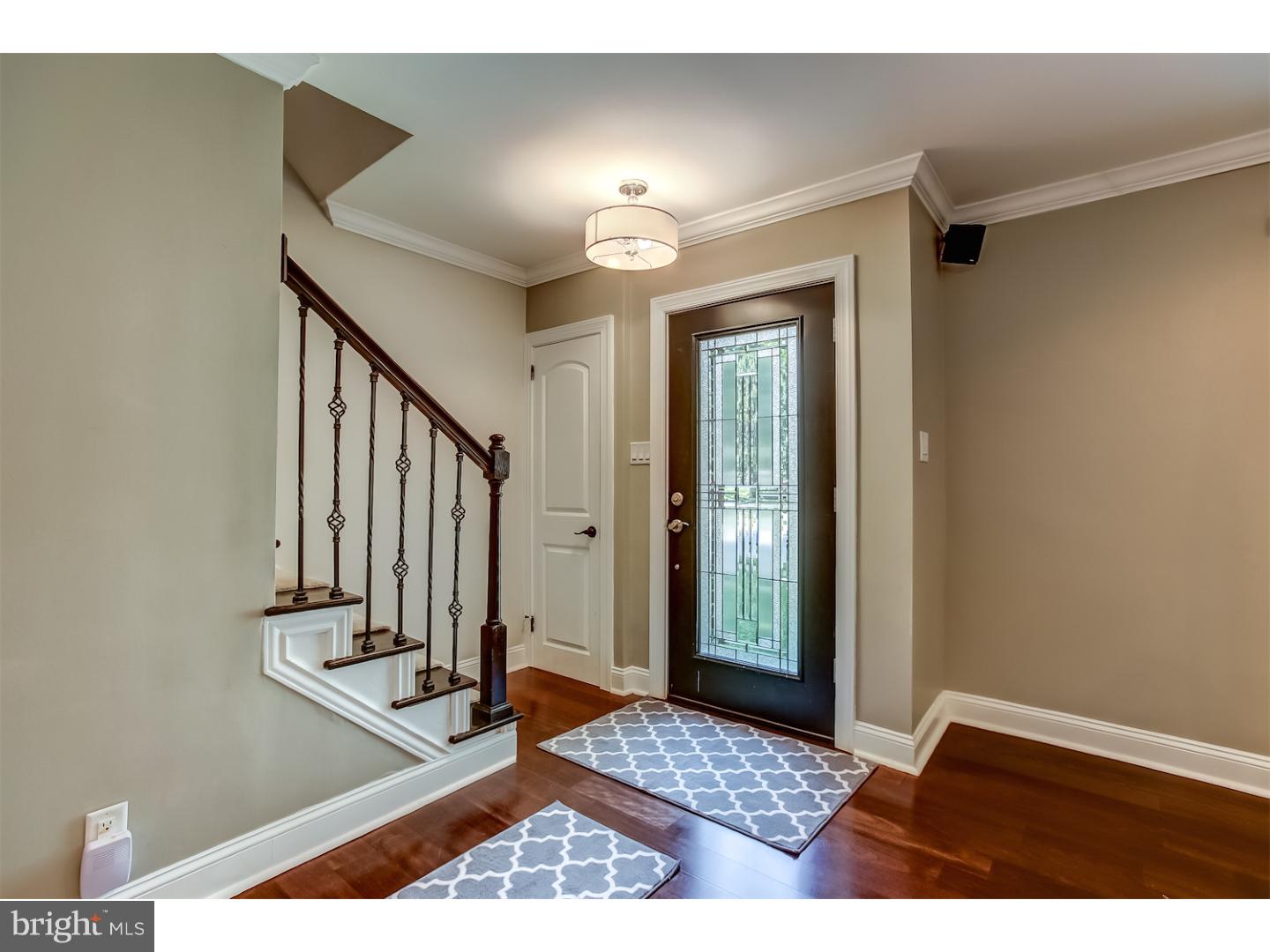 648 Evans Road Springfield, PA 19064 - Photo 4 of 25 Foyer