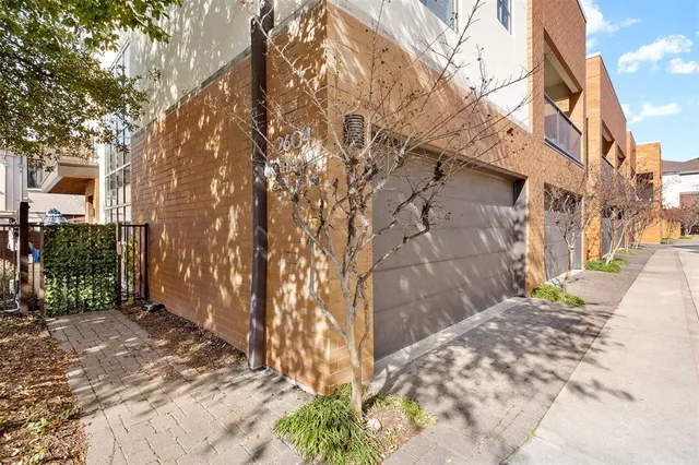 $499,000 | 2604 Museum Way, Unit 2101, Fort Worth, TX 76107