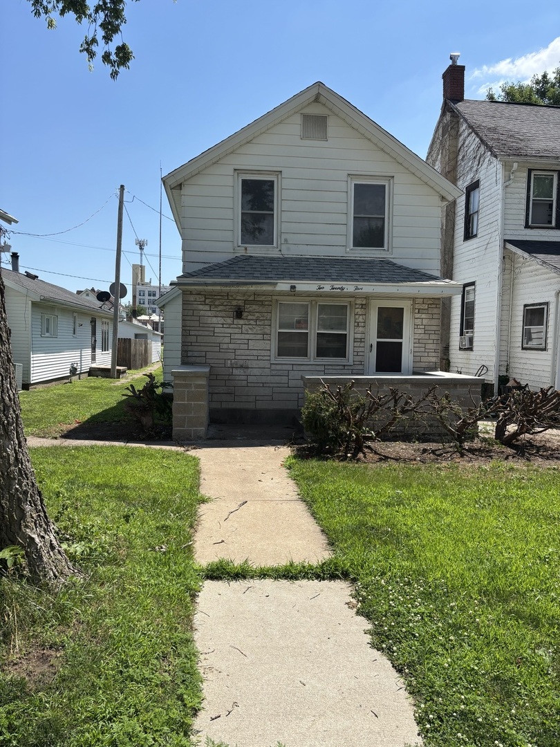 225 3rd Avenue South Clinton, IA 52732 - Photo 1 of 1