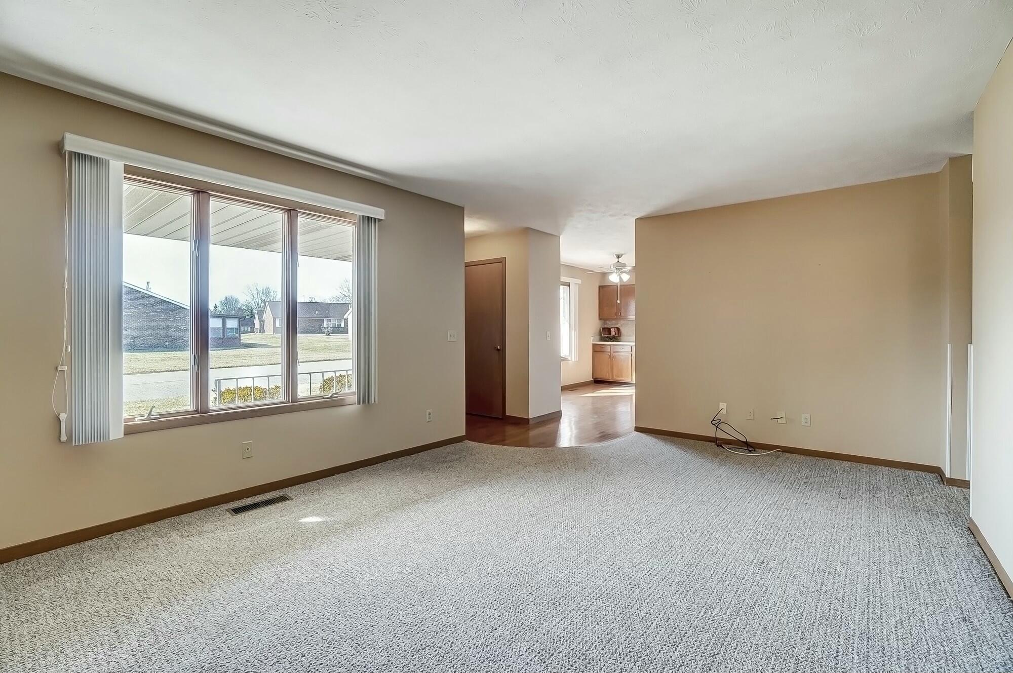 1048 Carson Lane Springfield, OH 45503 - Photo 6 of 32 Gallery Image 6
