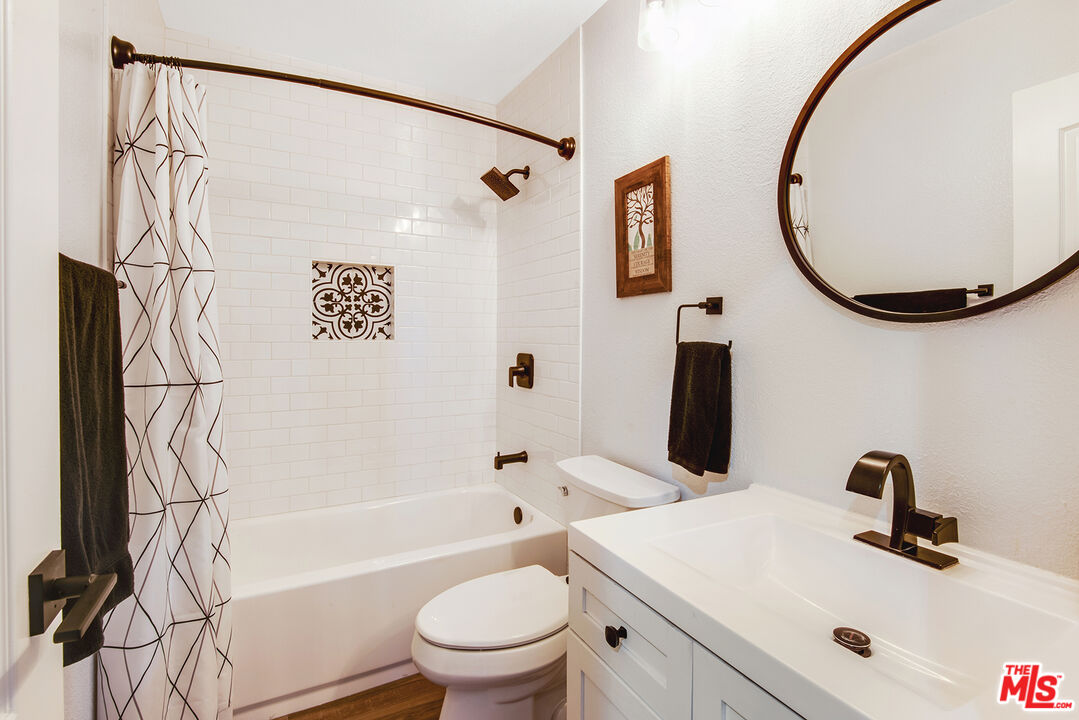 24944 Smokewood Way Stevenson Ranch, CA 91381 - Photo 13 of 39