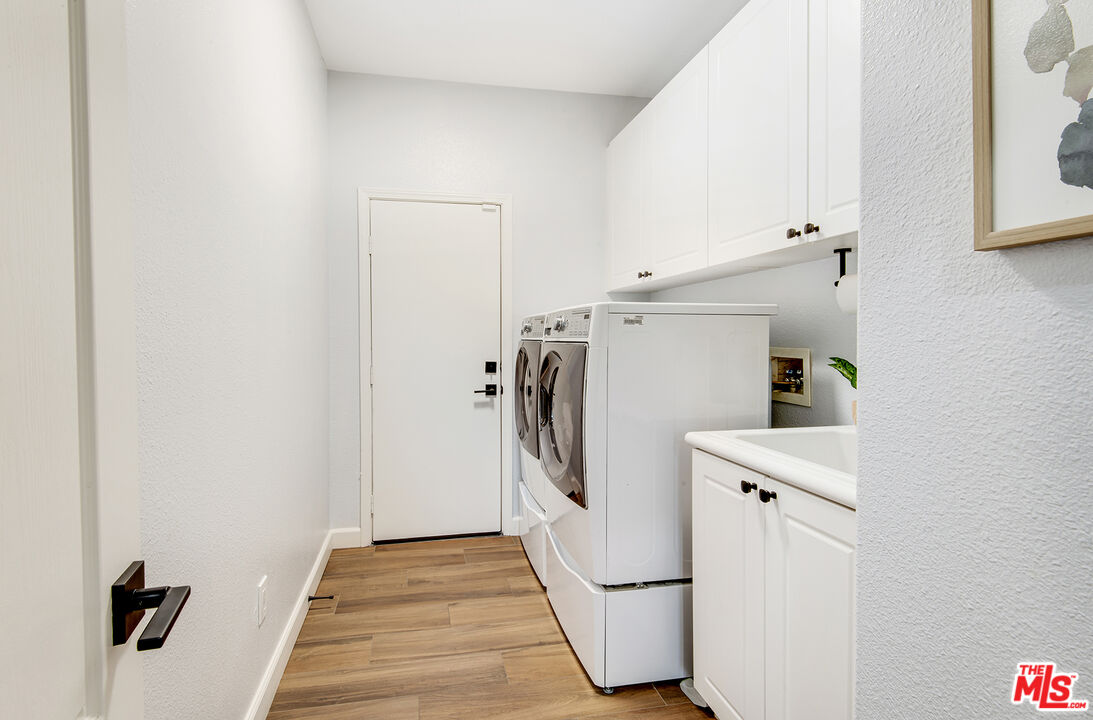 24944 Smokewood Way Stevenson Ranch, CA 91381 - Photo 14 of 39