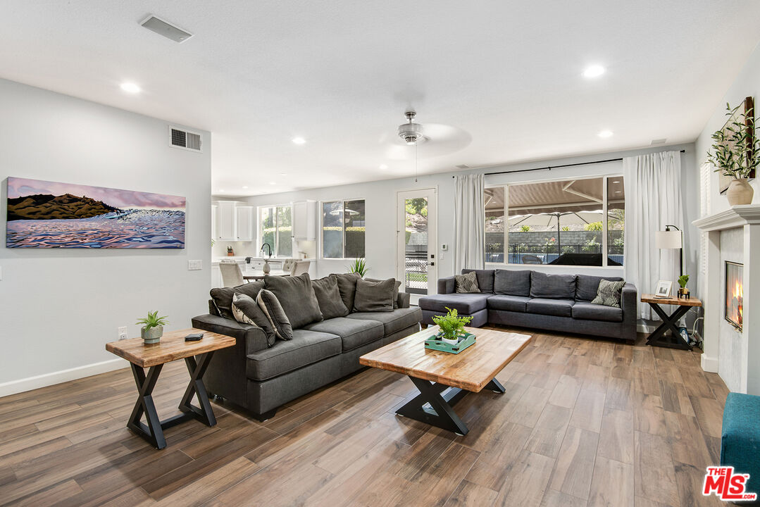 24944 Smokewood Way Stevenson Ranch, CA 91381 - Photo 15 of 39