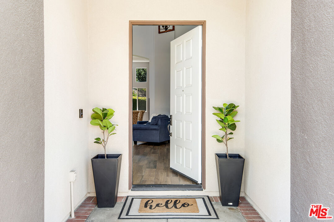 24944 Smokewood Way Stevenson Ranch, CA 91381 - Photo 2 of 39